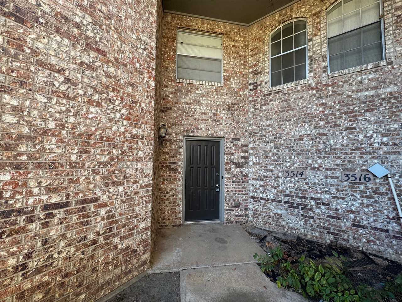 3514 Smith Barry Rd - Photo 2 of 16