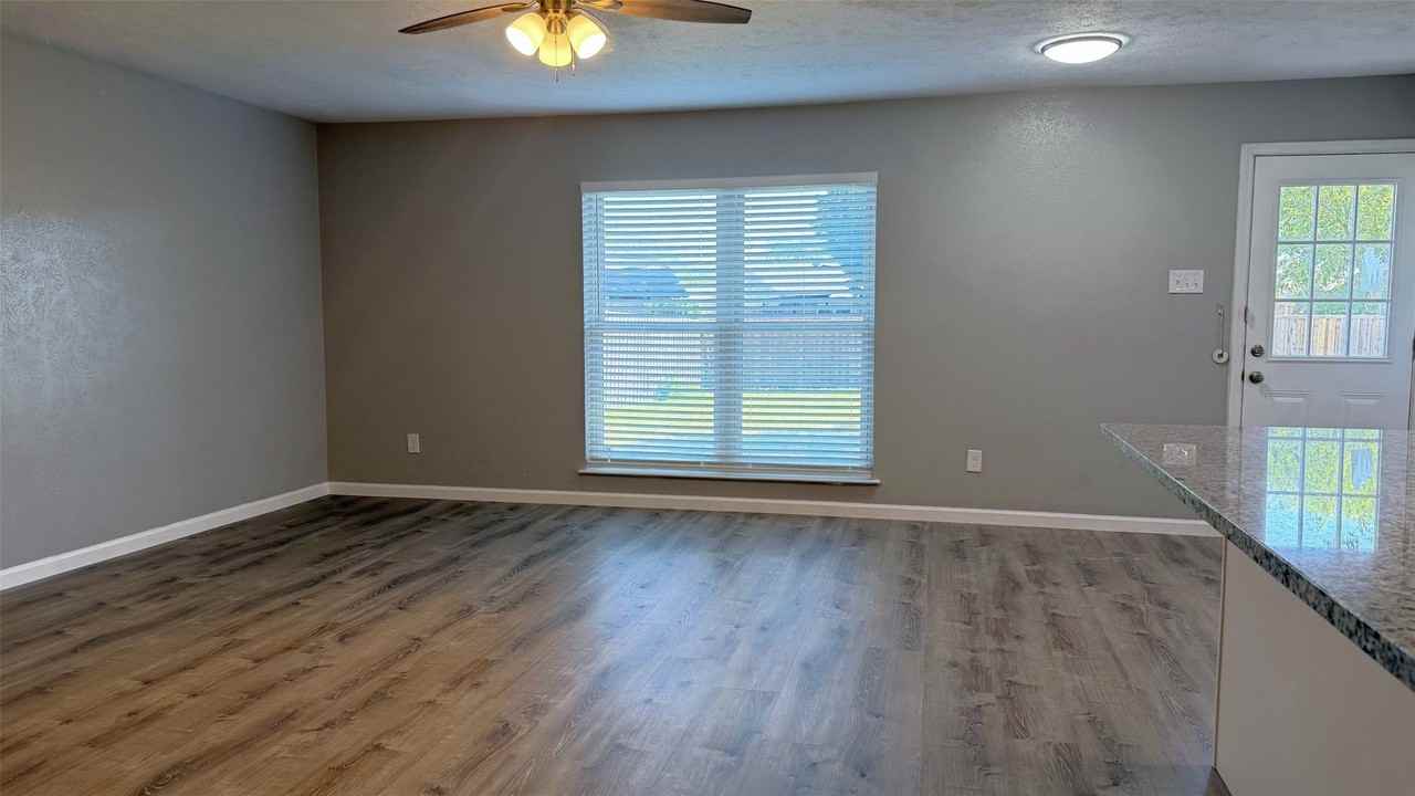 5224 Marks Cir - Photo 5 of 19