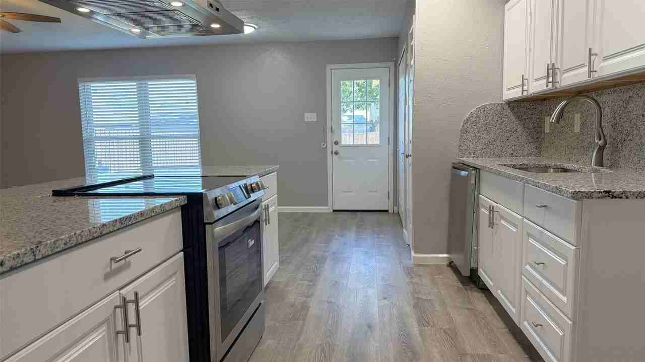 5224 Marks Cir - Photo 6 of 19