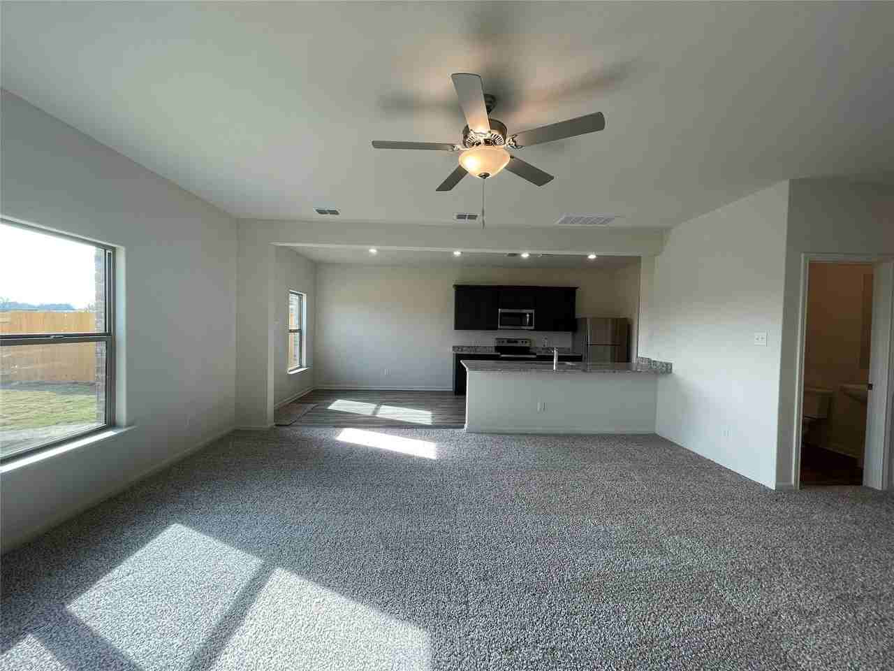 2033 Delta Downs Dr - Photo 6 of 20