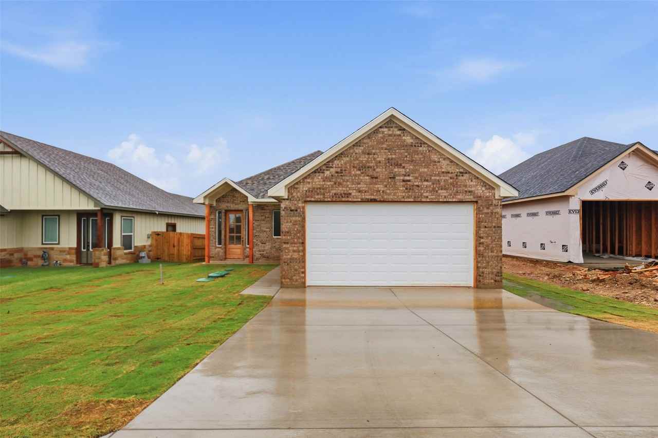 1413 Ridgeview Cir - Photo 3 of 31