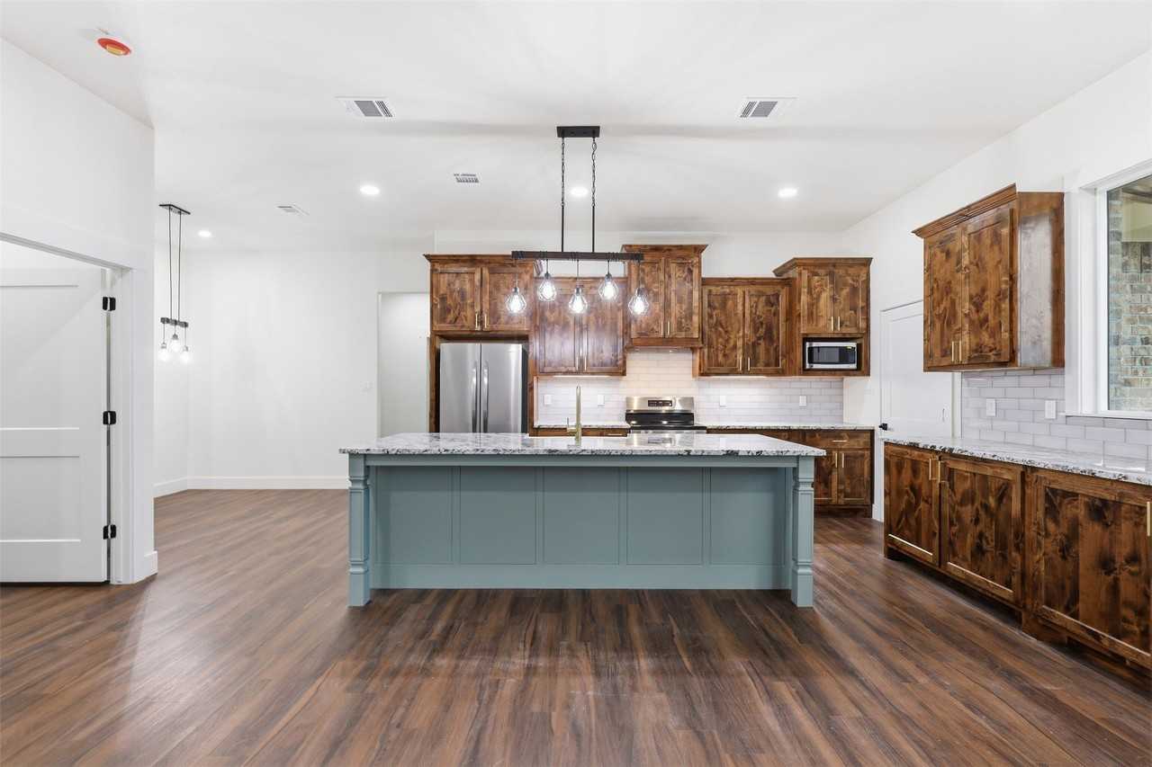 1413 Ridgeview Cir - Photo 6 of 31