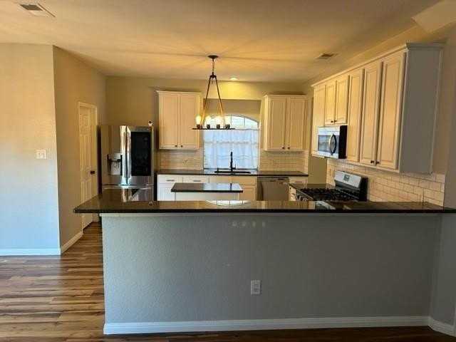 771 Whitman Pl - Photo 5 of 22