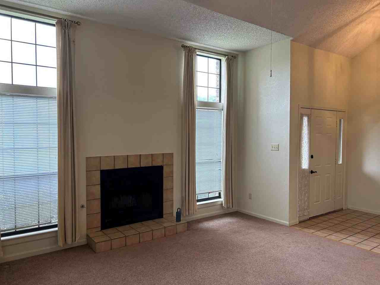 1225 Eaton Ln - Photo 4 of 23