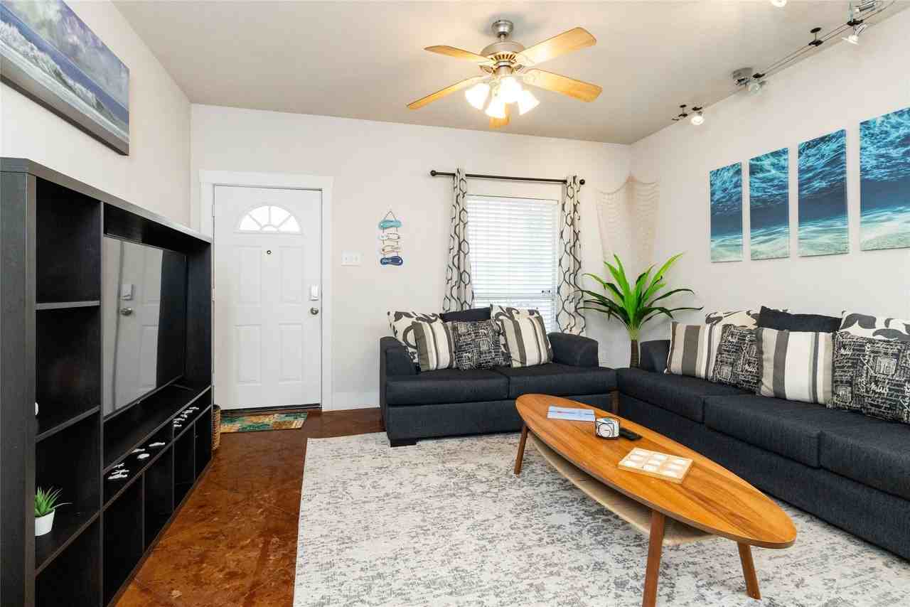 2803 Frazier Ave - Photo 3 of 19