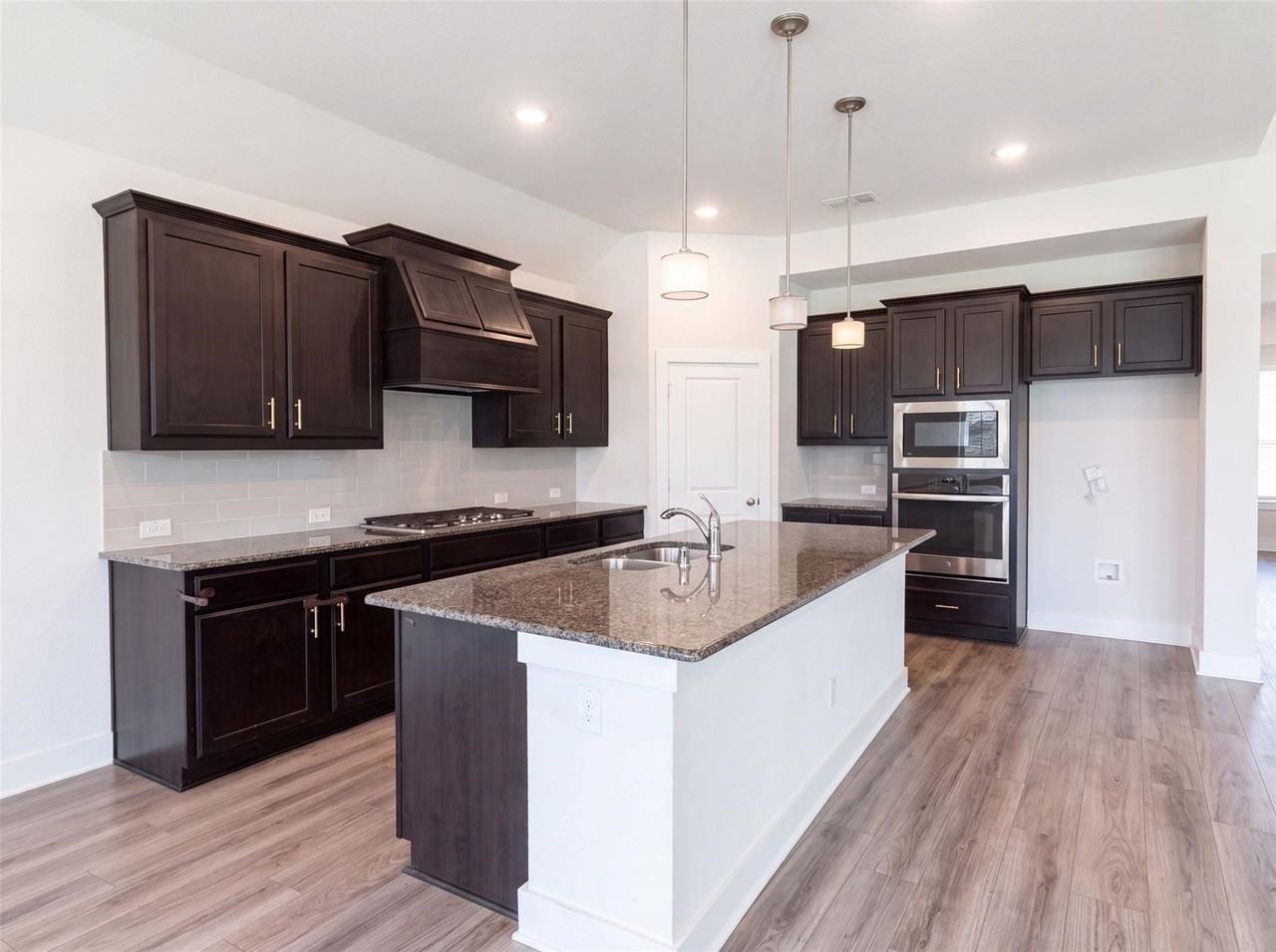1205 Whistling Dove Dr - Photo 4 of 20