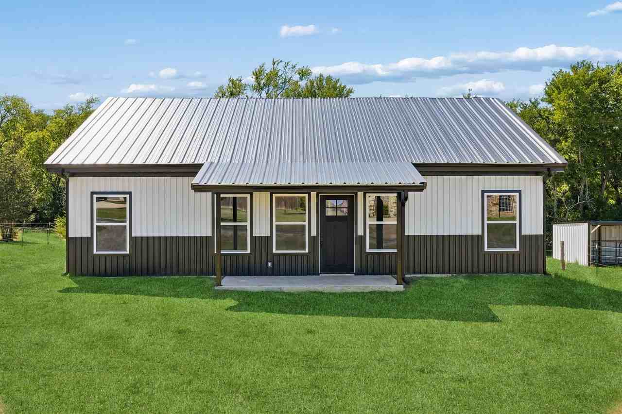 111 Mitchell Rd - Photo 4 of 19
