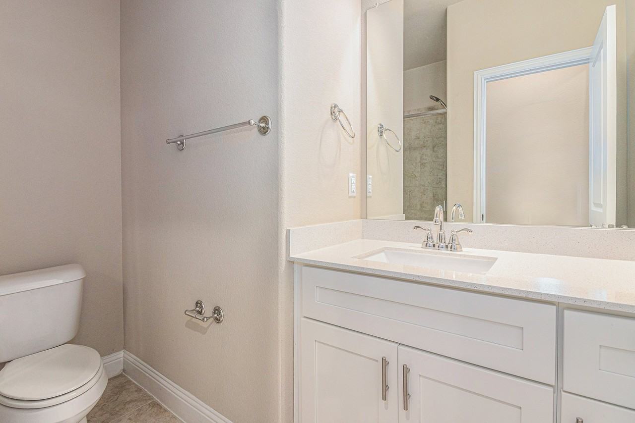 315 Ferndale St - Photo 7 of 32