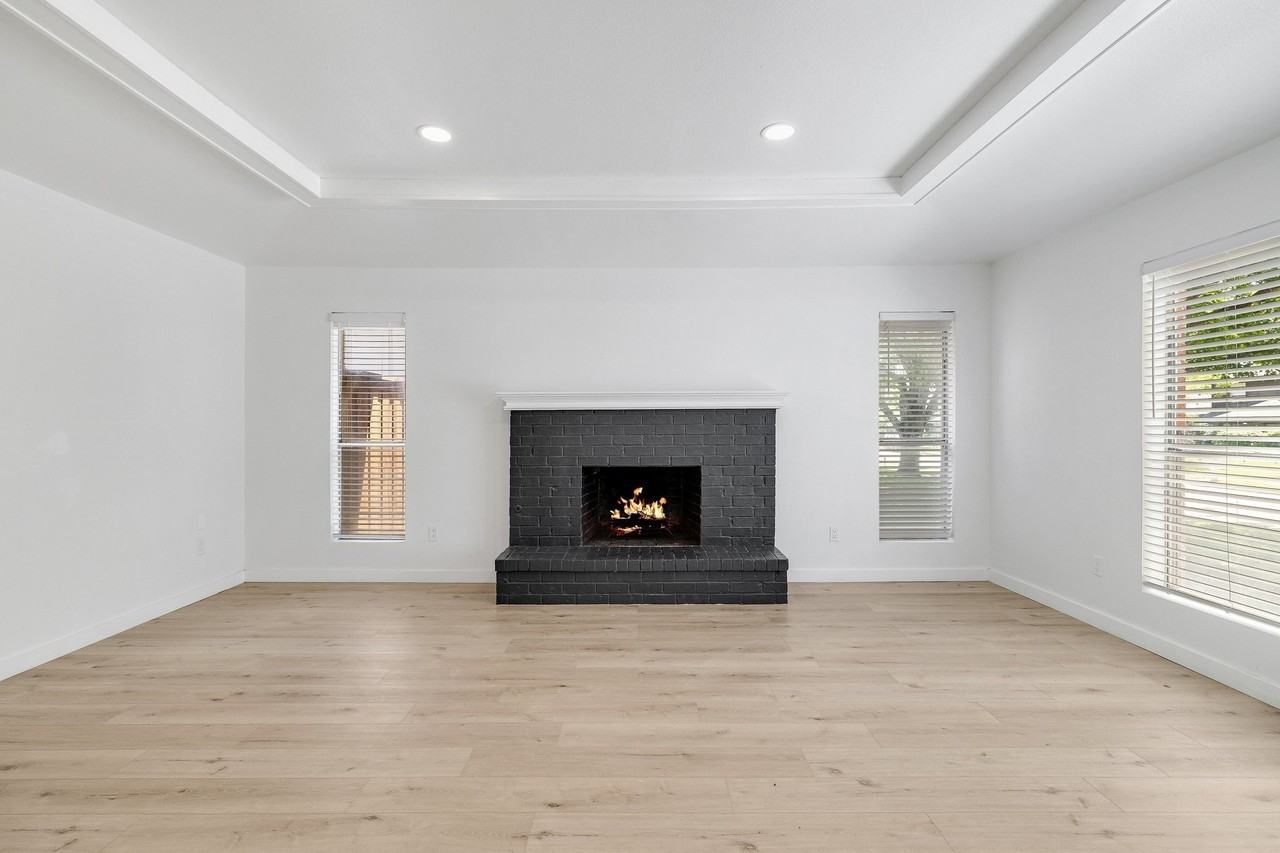 3352 Lanarc Dr - Photo 3 of 31