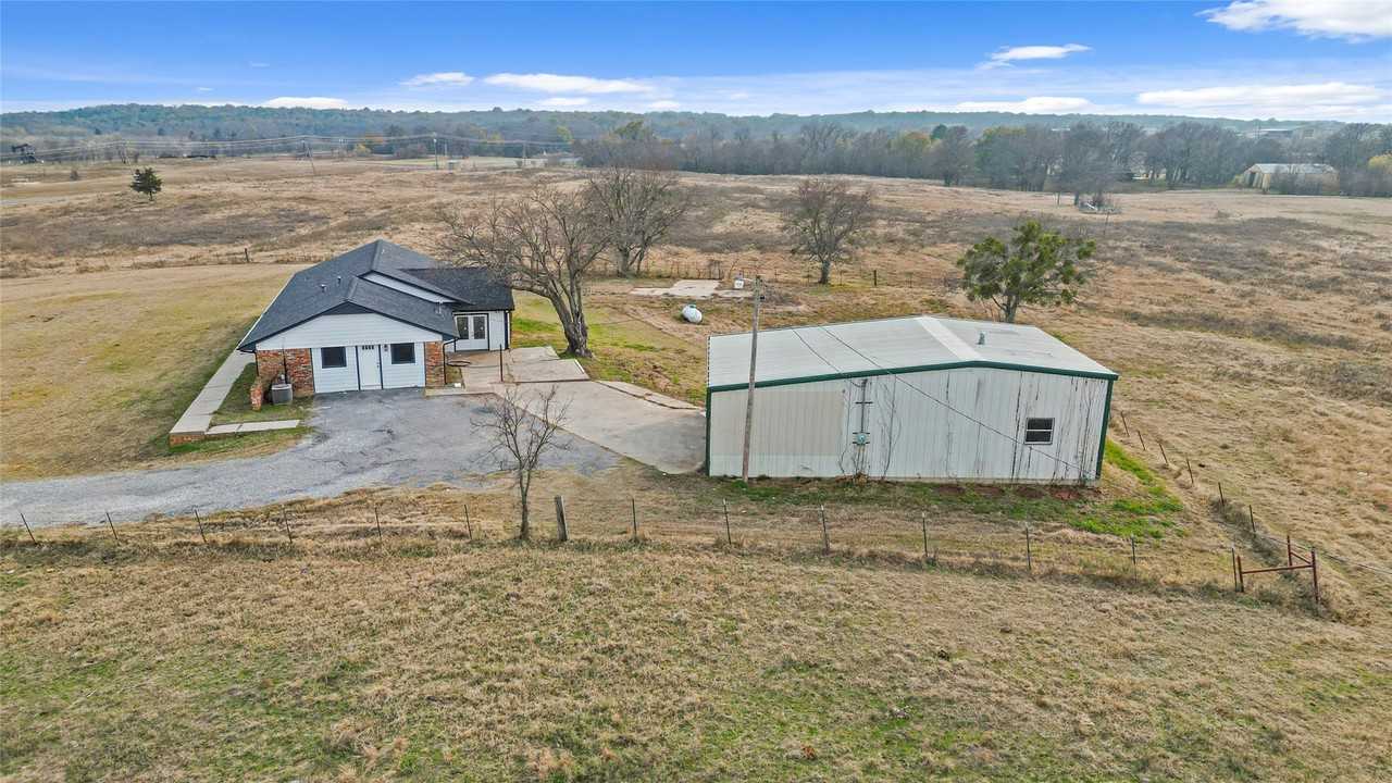5792 N State Highway 289 - Photo 4 of 24