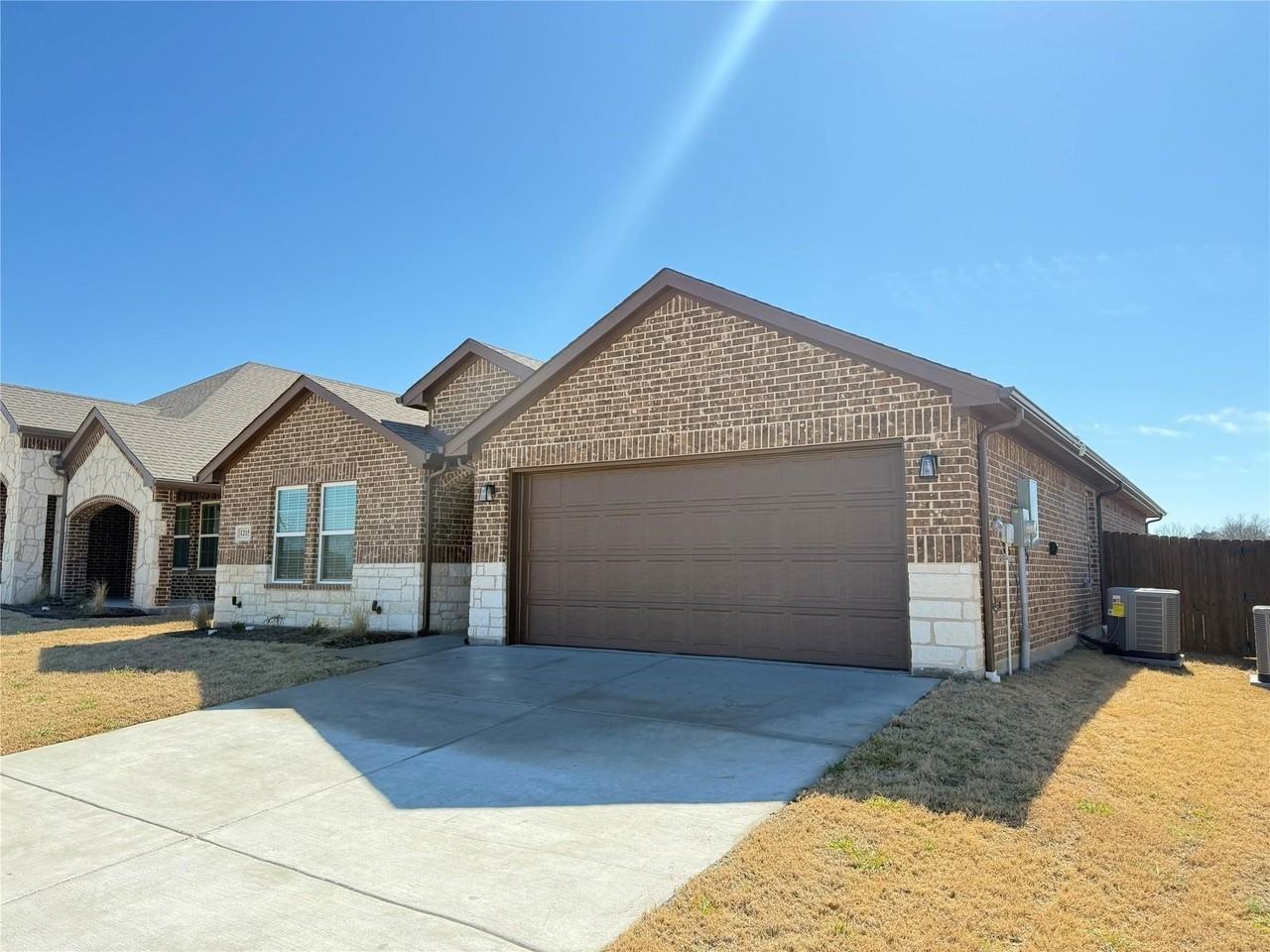1215 Brad Kellar Dr - Photo 3 of 19