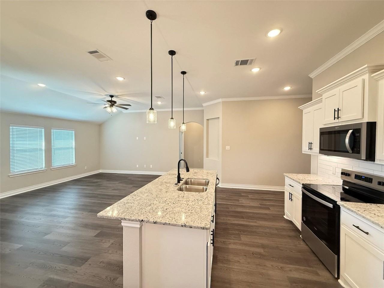 1215 Brad Kellar Dr - Photo 6 of 19
