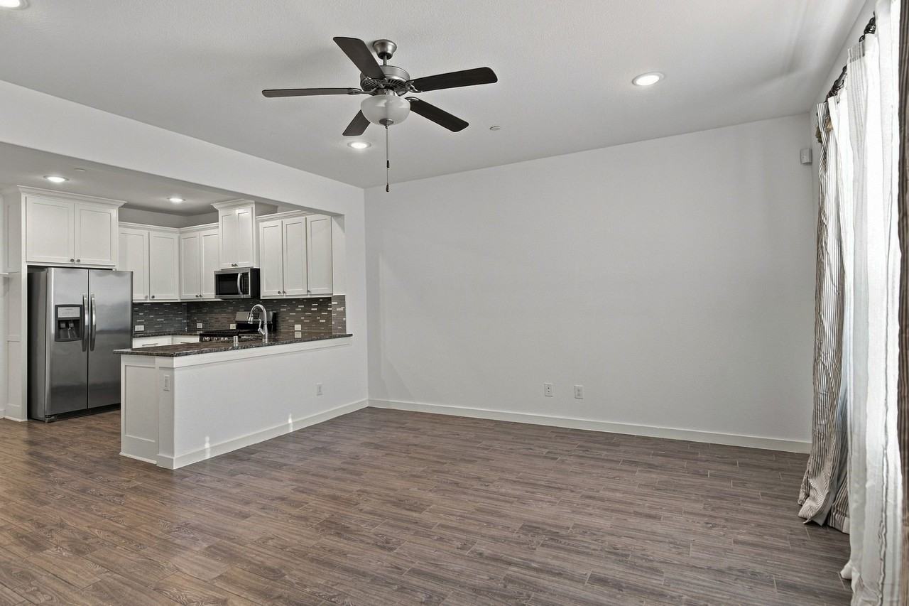 3958 Sukay Dr - Photo 5 of 28