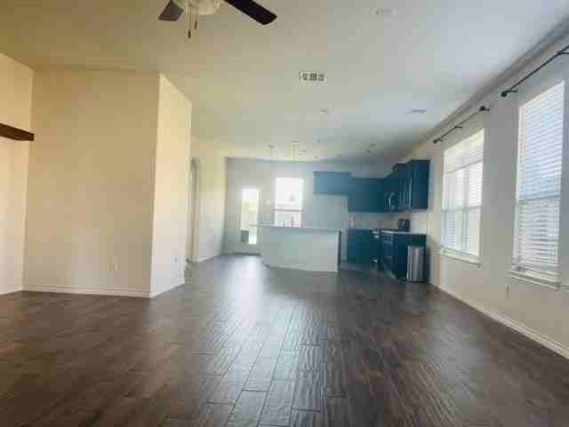 10001 Eagle Pass Pl - Photo 5 of 15