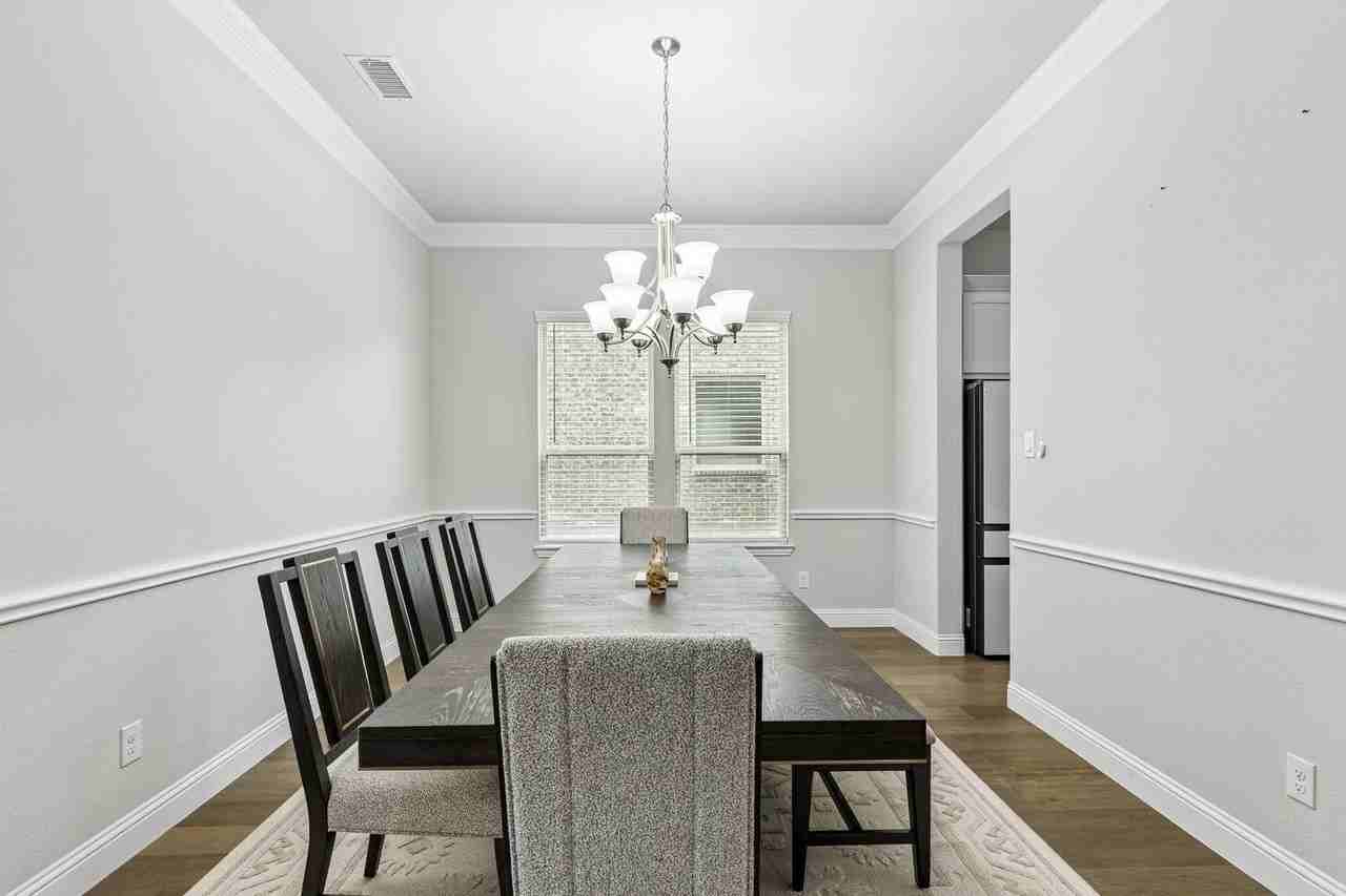 629 Singing Water Dr - Photo 6 of 35