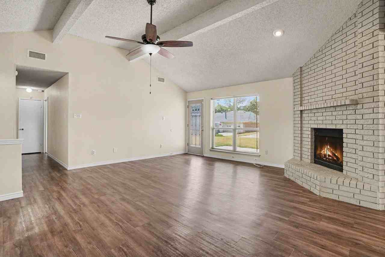 7321 Augusta Cir - Photo 4 of 27