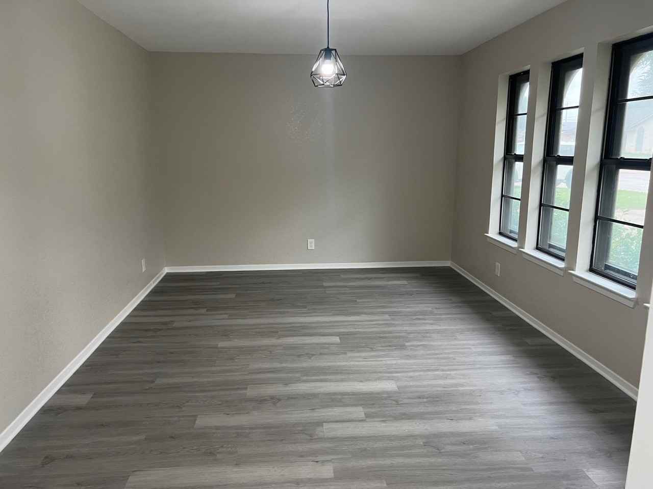 1118 Pawnee St - Photo 2 of 15