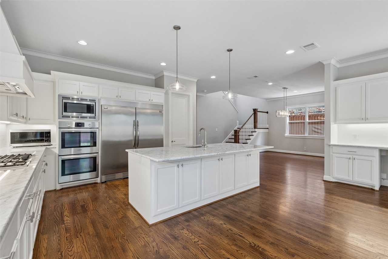 6030 Vickery Blvd - Photo 5 of 34