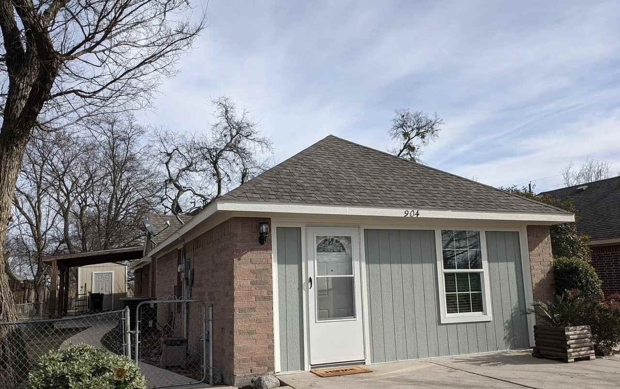904 Canal St - Photo 3 of 19