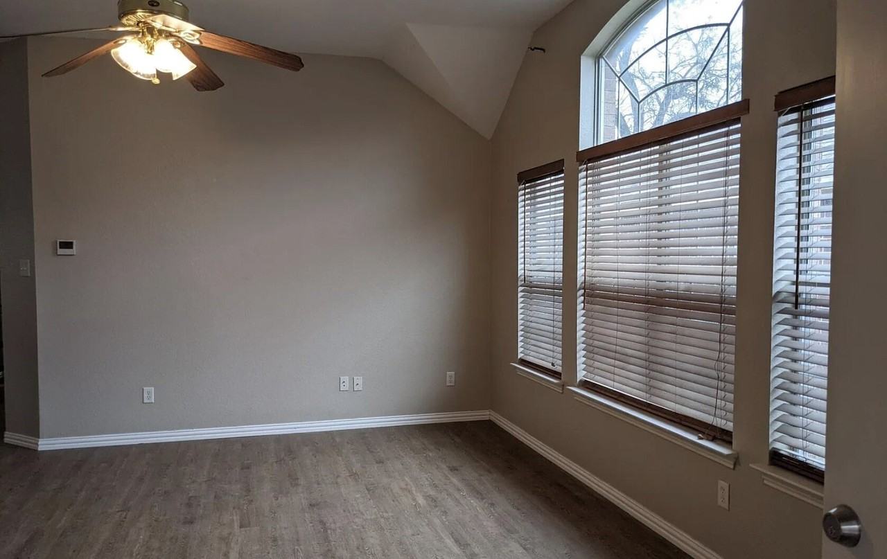 904 Canal St - Photo 6 of 19