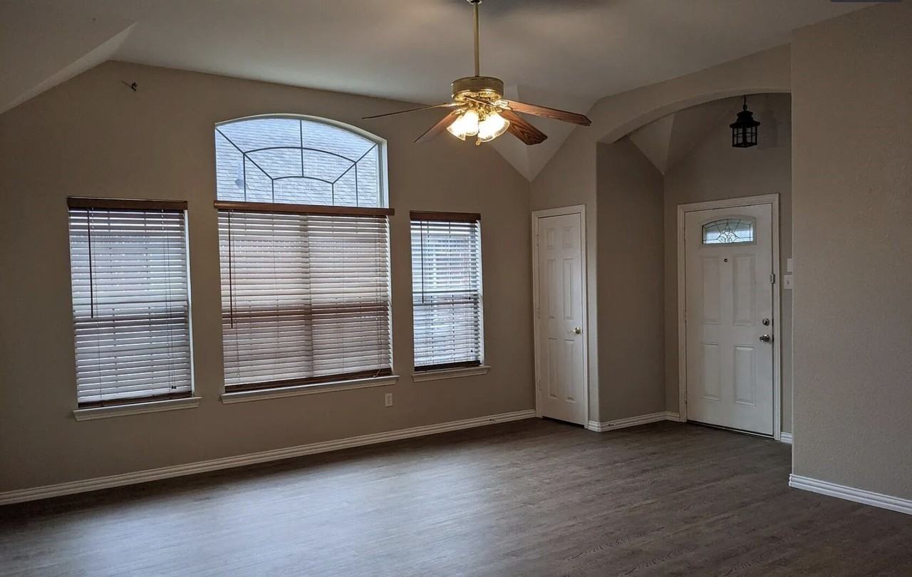 904 Canal St - Photo 7 of 19