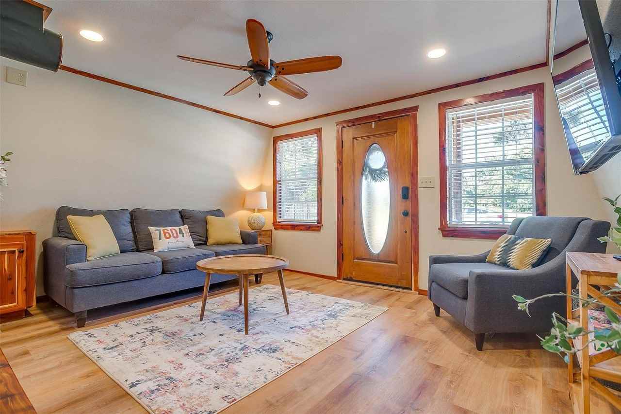 3209 Midway Ct - Photo 4 of 40