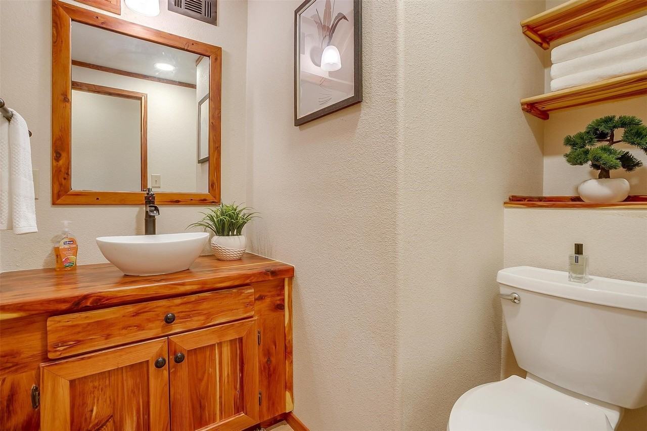 3209 Midway Ct - Photo 6 of 40