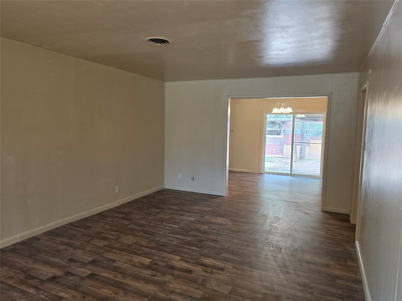 1685 N Willis St - Photo 3 of 13