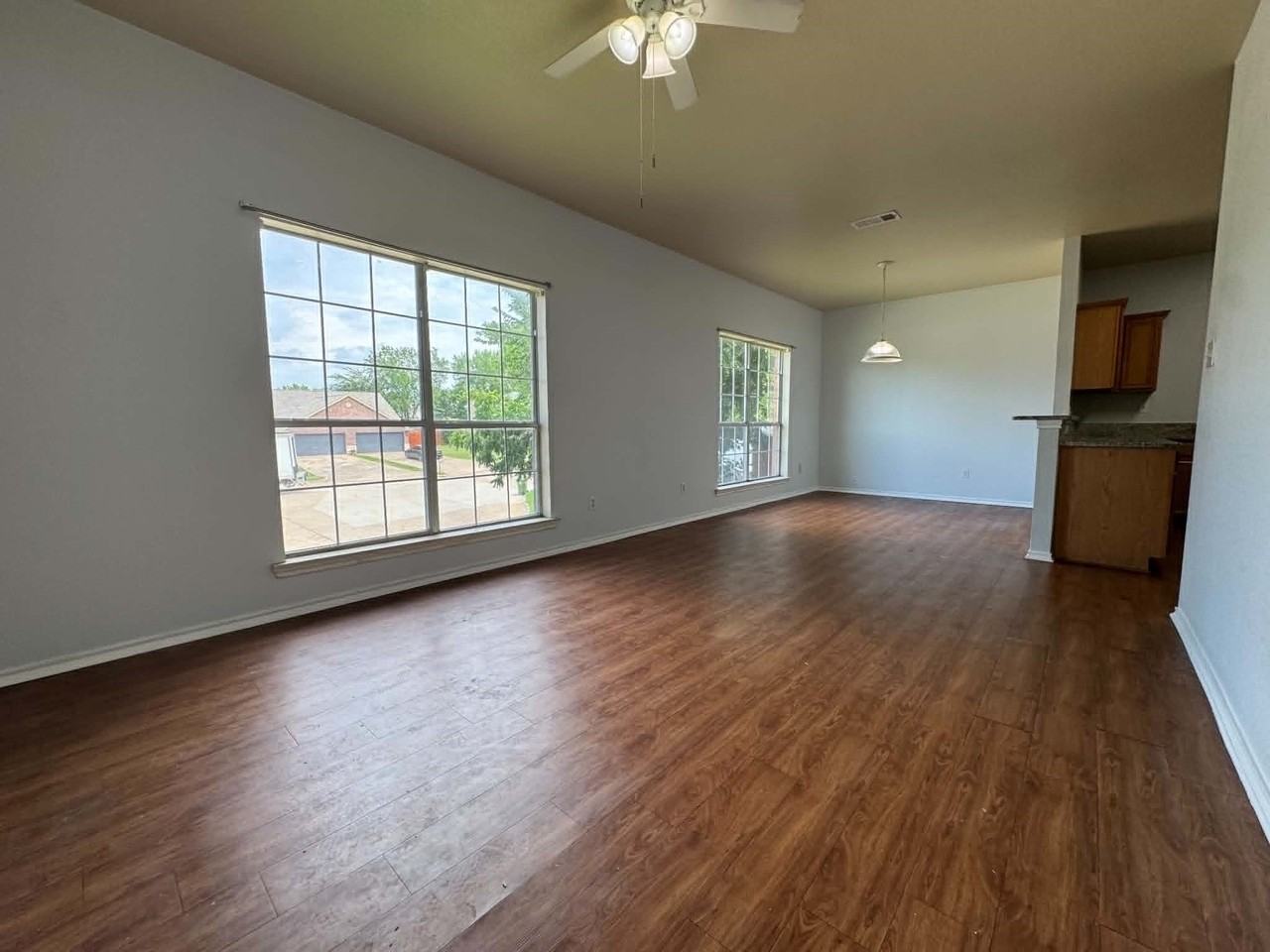 813 Betty Ct #B - Photo 3 of 12
