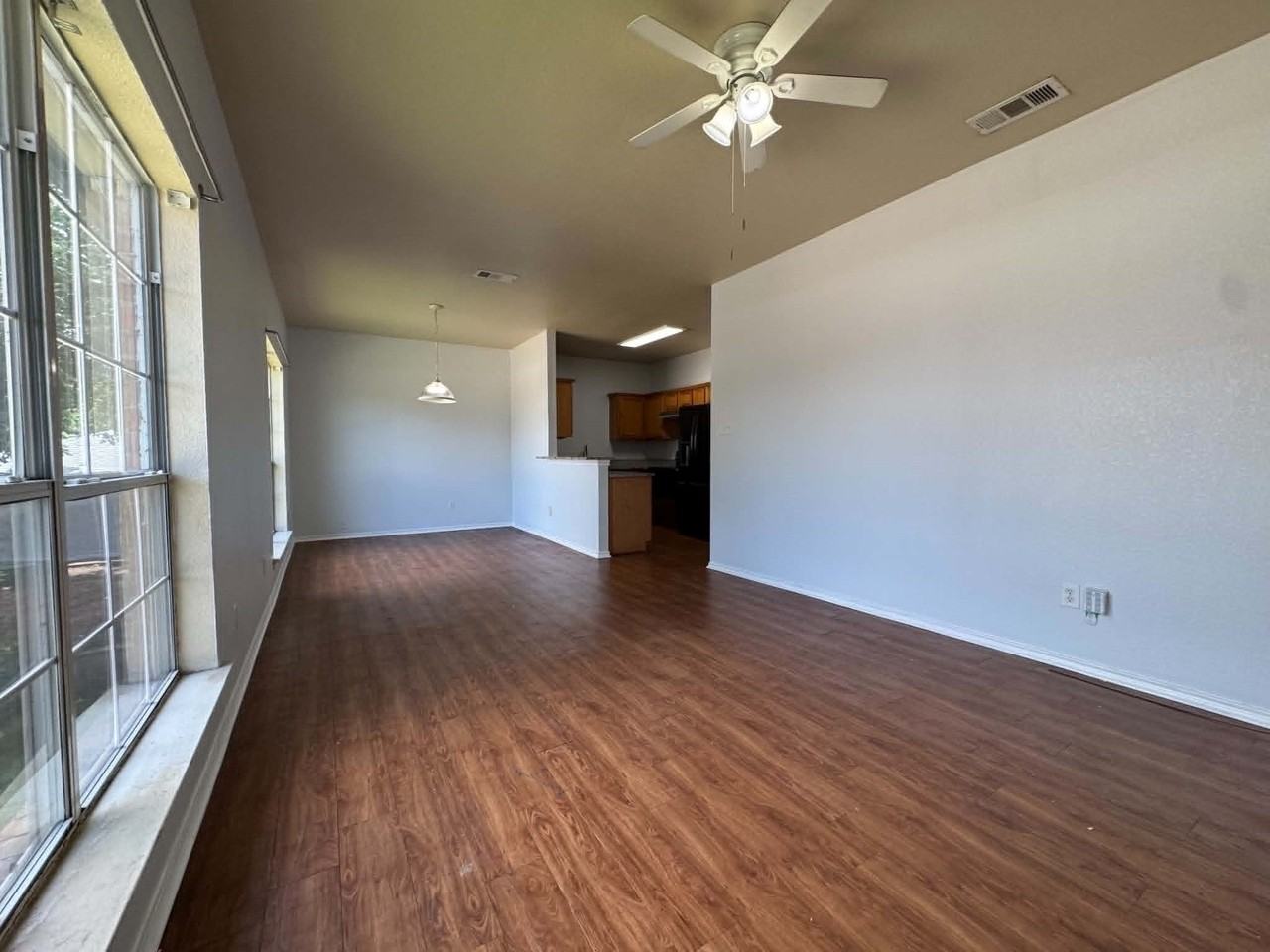 813 Betty Ct #B - Photo 4 of 12