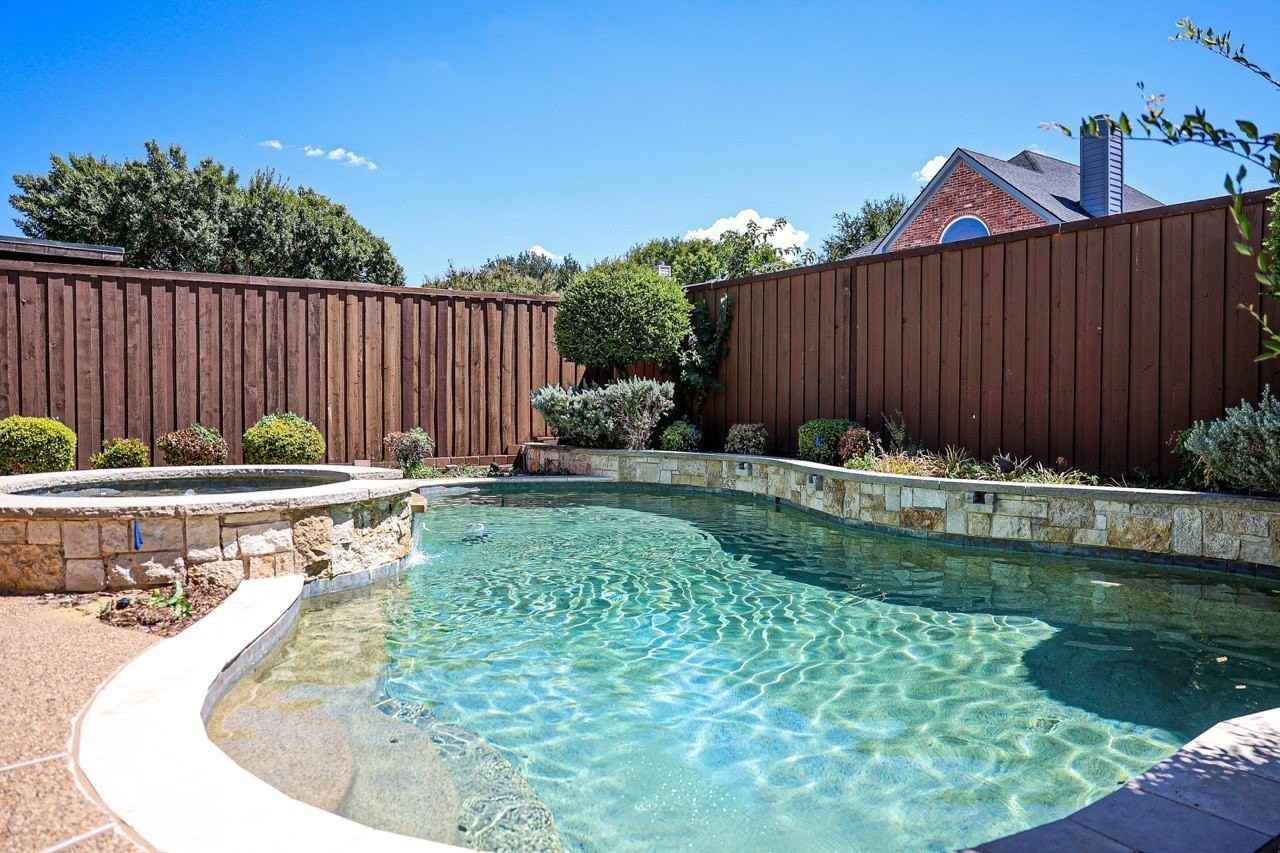 6308 Old York Dr - Photo 2 of 40