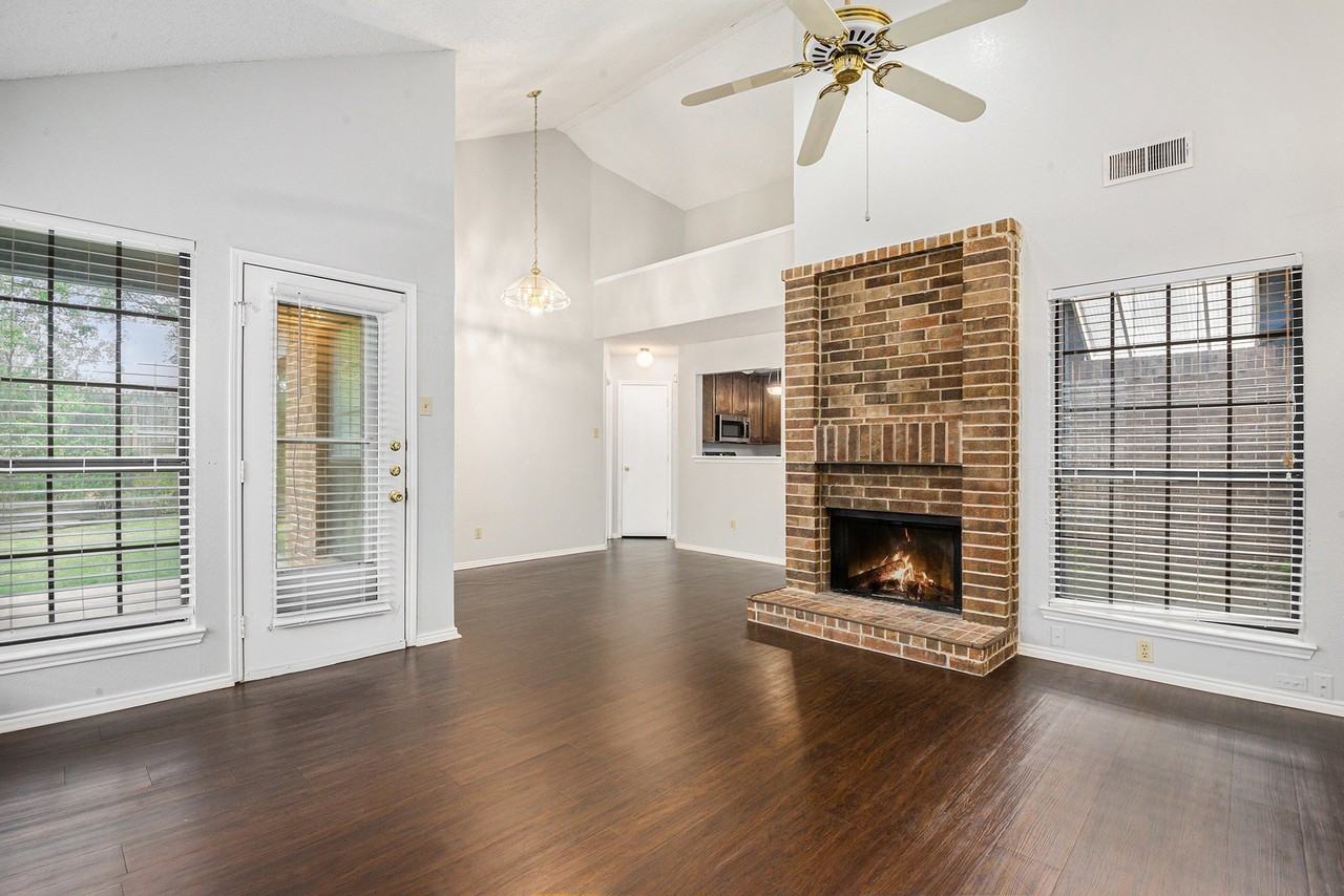 10627 Tall Oak Dr - Photo 2 of 16