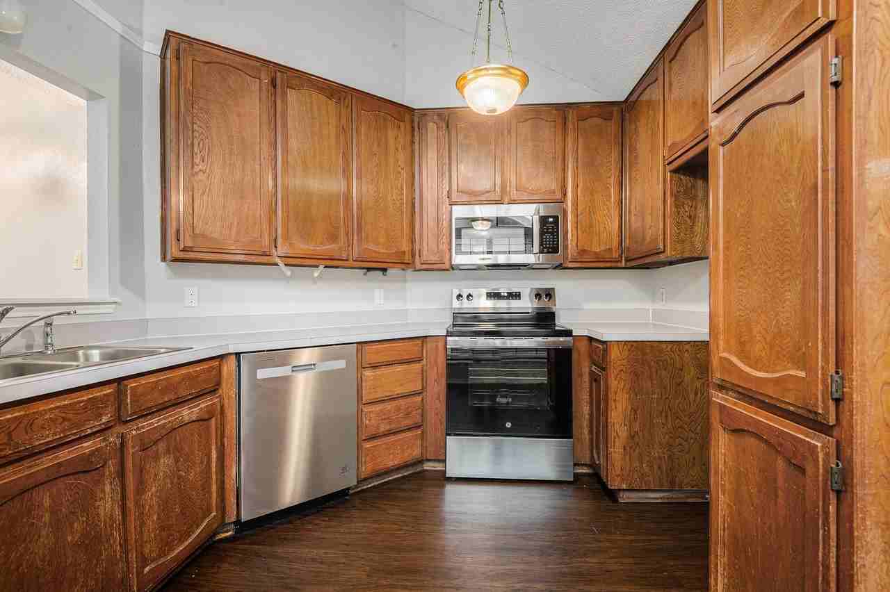10627 Tall Oak Dr - Photo 6 of 16