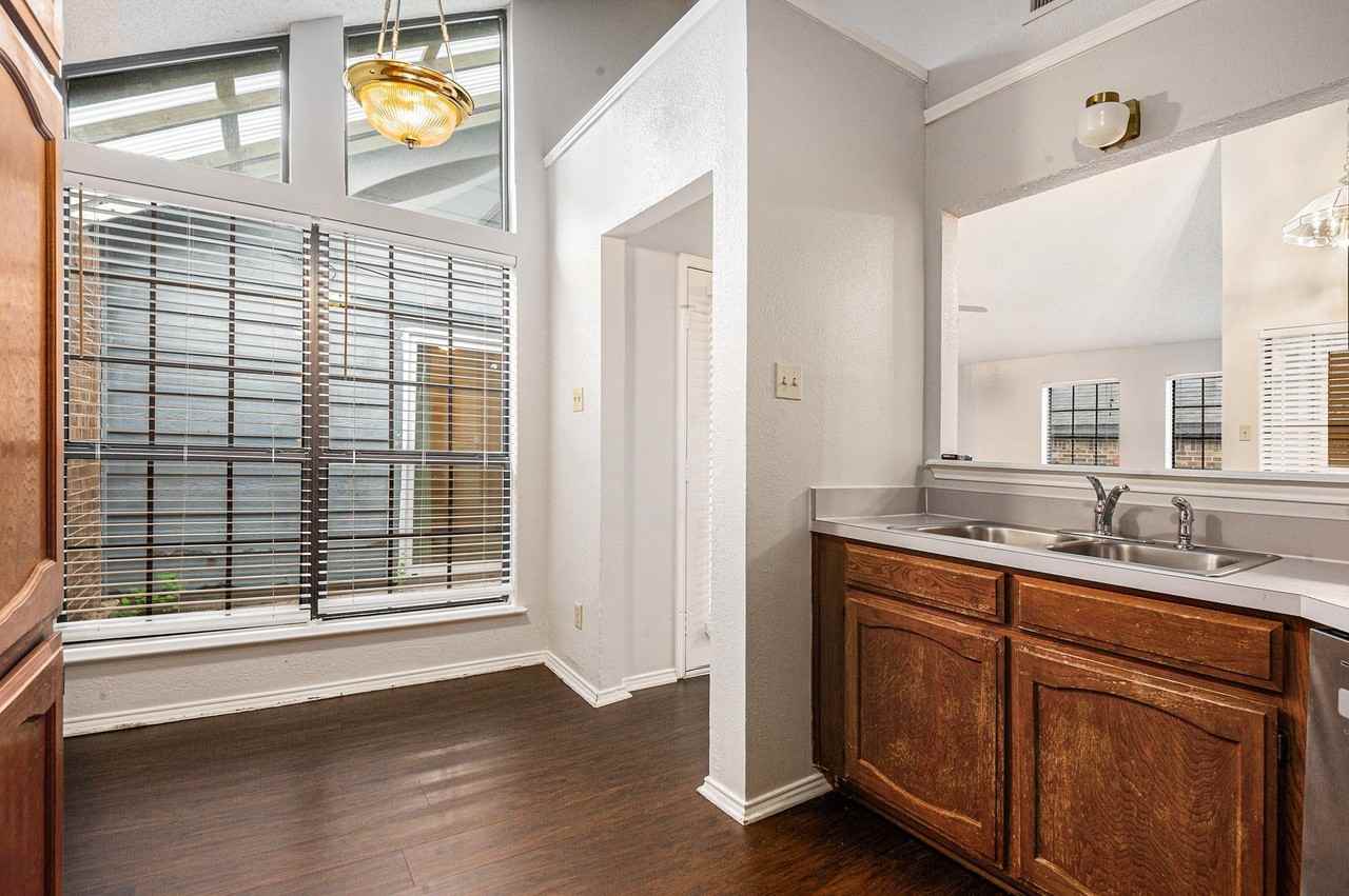 10627 Tall Oak Dr - Photo 7 of 16