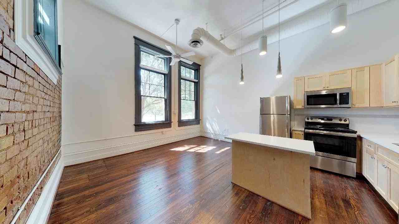 401 N Carroll Ave #1112 - Photo 2 of 5