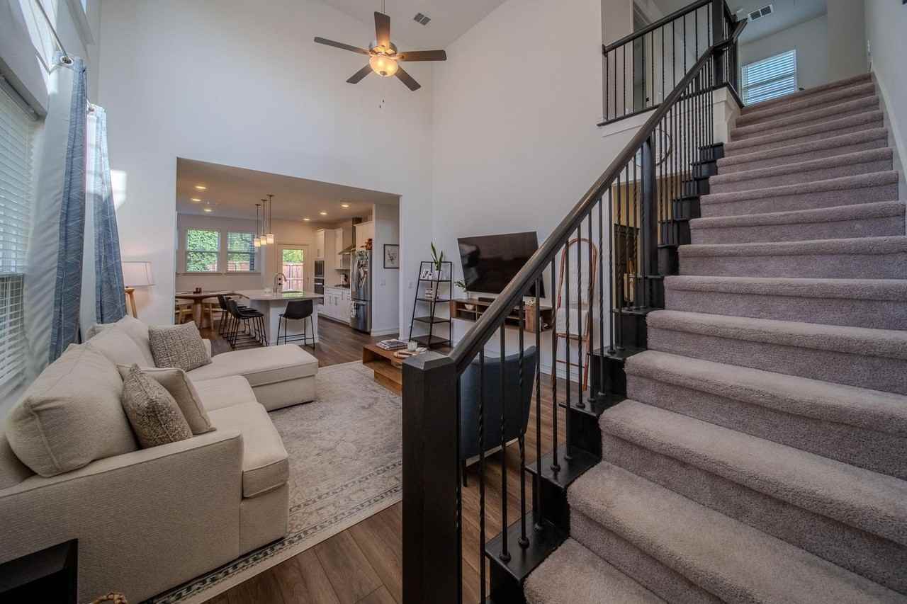 4629 Golden Gate Way - Photo 3 of 19
