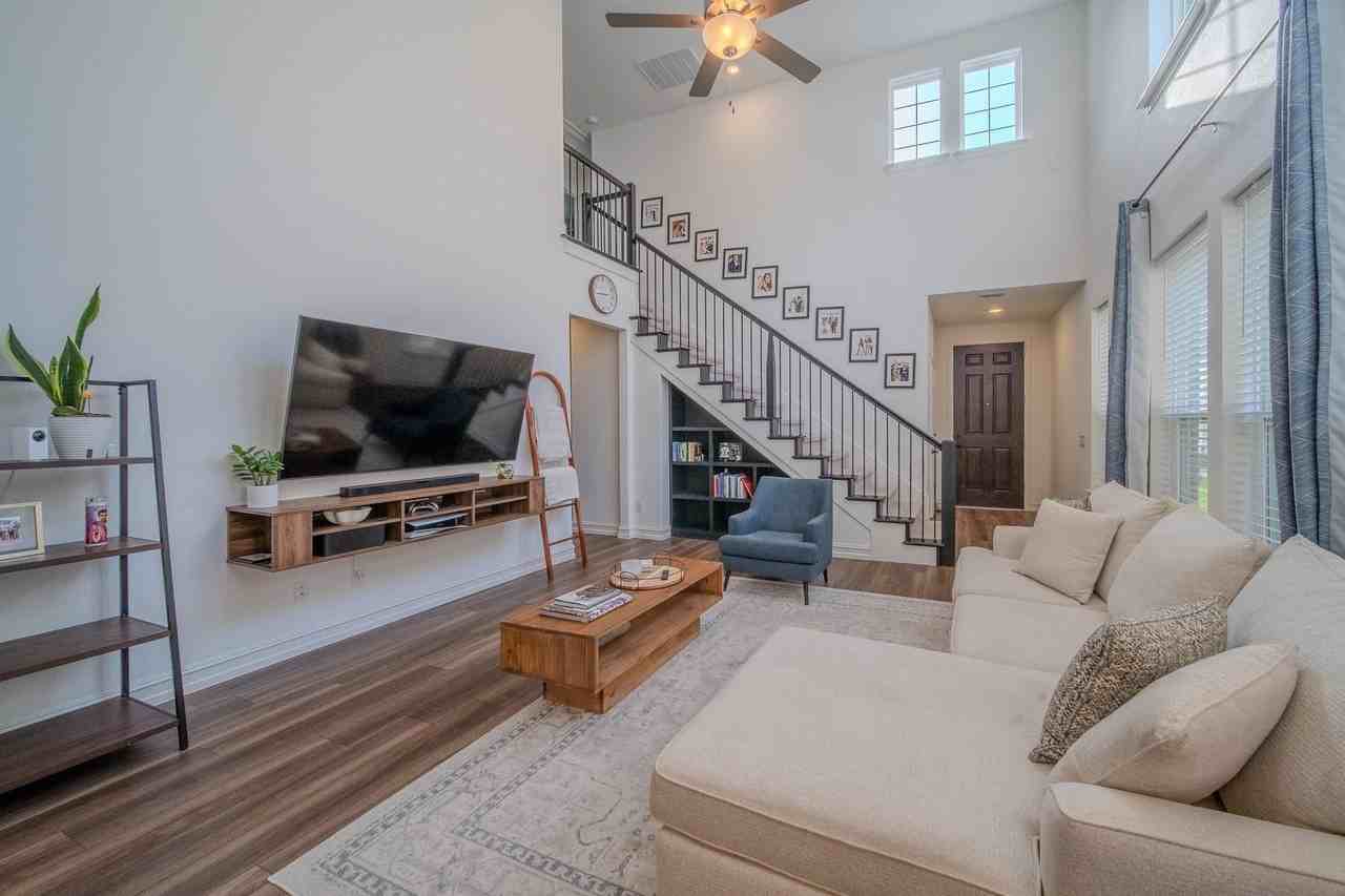 4629 Golden Gate Way - Photo 6 of 19