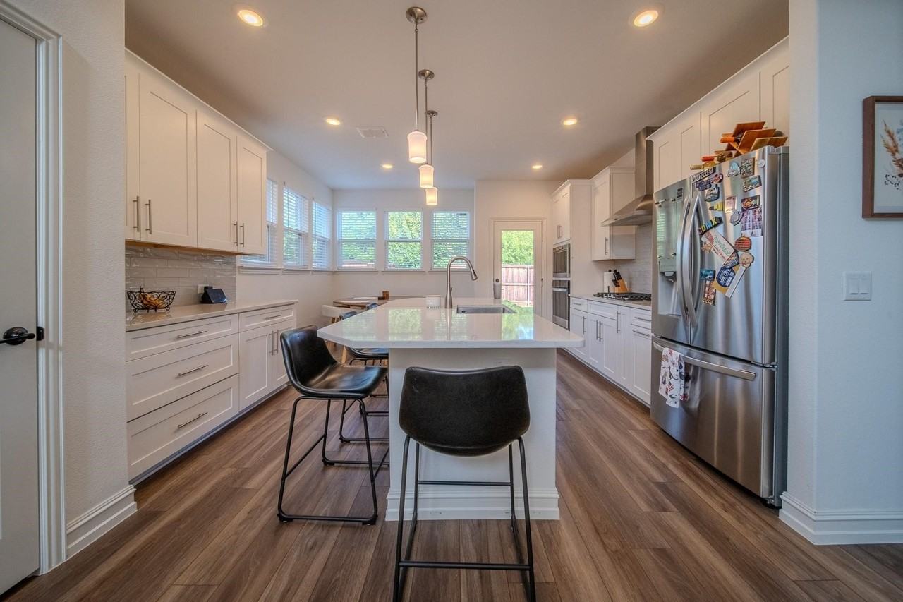 4629 Golden Gate Way - Photo 7 of 19