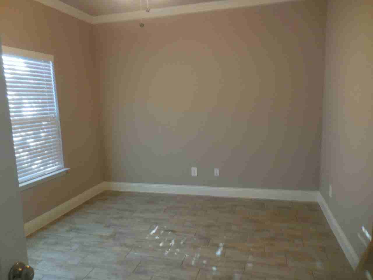 7840 Ashwood Dr - Photo 2 of 17