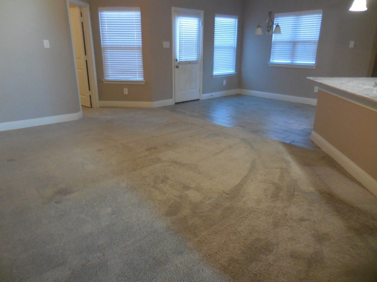 7840 Ashwood Dr - Photo 3 of 17