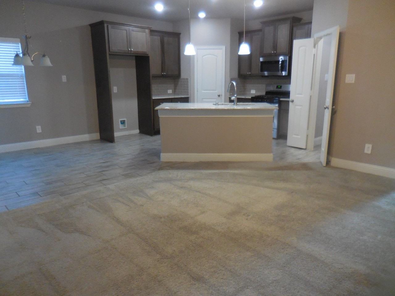 7840 Ashwood Dr - Photo 4 of 17