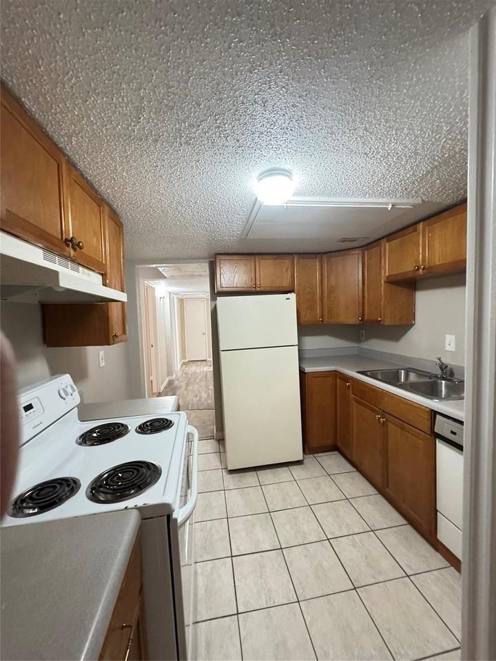 3100 Medina St #3106 - Photo 4 of 13