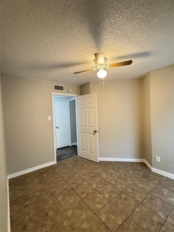 3100 Medina St #3106 - Photo 6 of 13