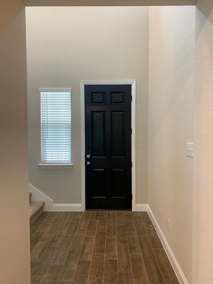 1512 Elizabeth St - Photo 2 of 35