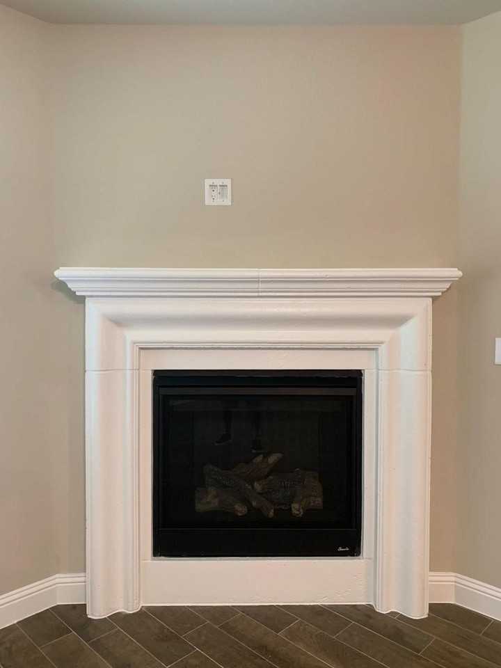 1512 Elizabeth St - Photo 7 of 35