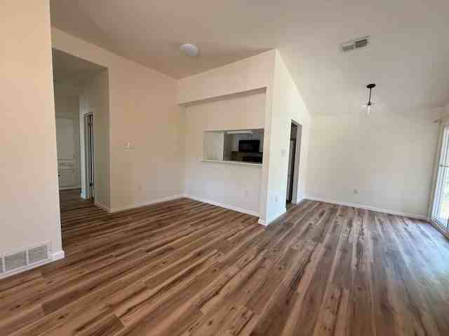 1342 Seamans Way - Photo 5 of 22
