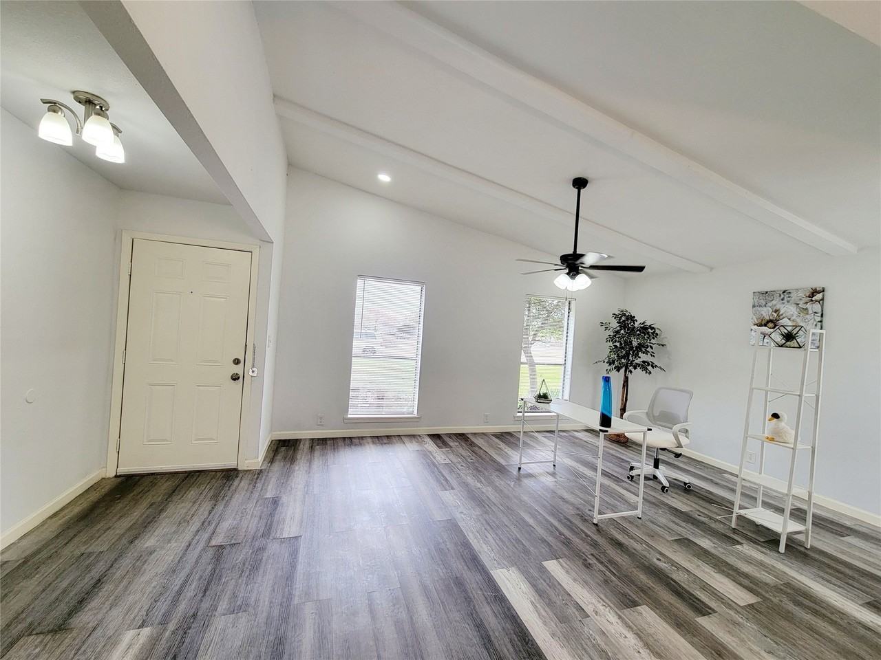 4636 Gleneagle St - Photo 5 of 30