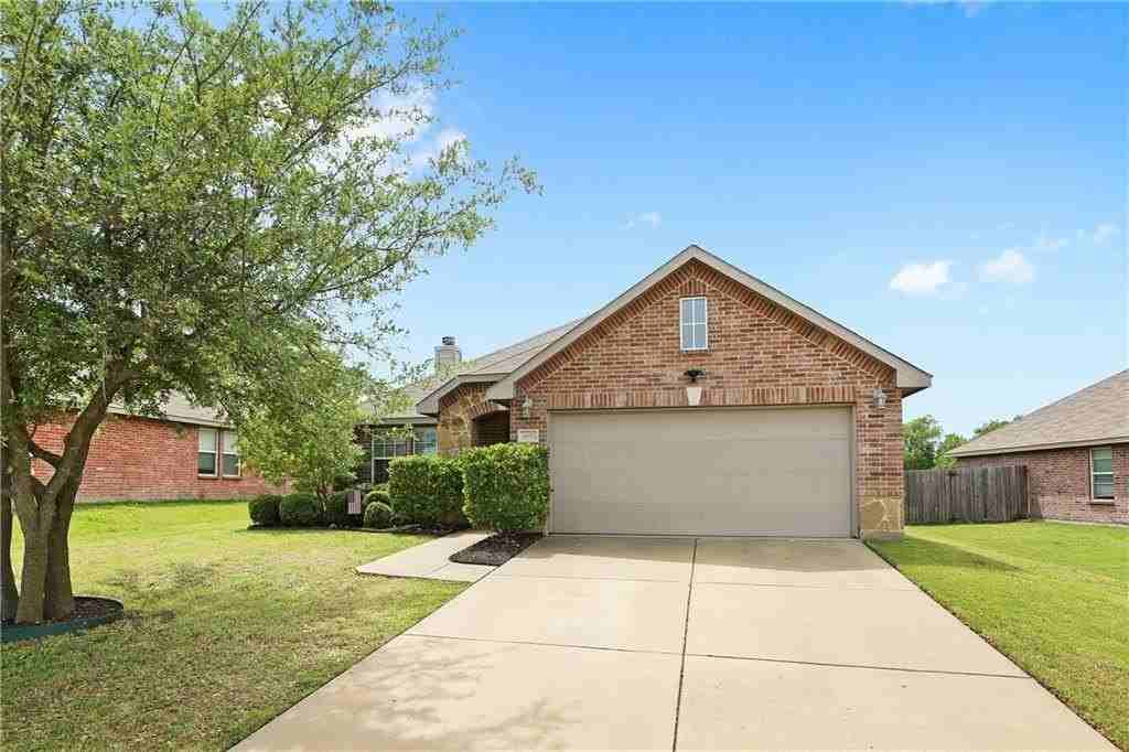807 Windflower Dr - Photo 3 of 32
