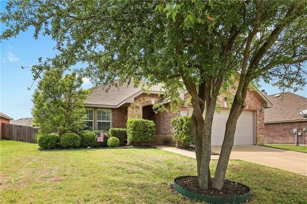 807 Windflower Dr - Photo 4 of 32