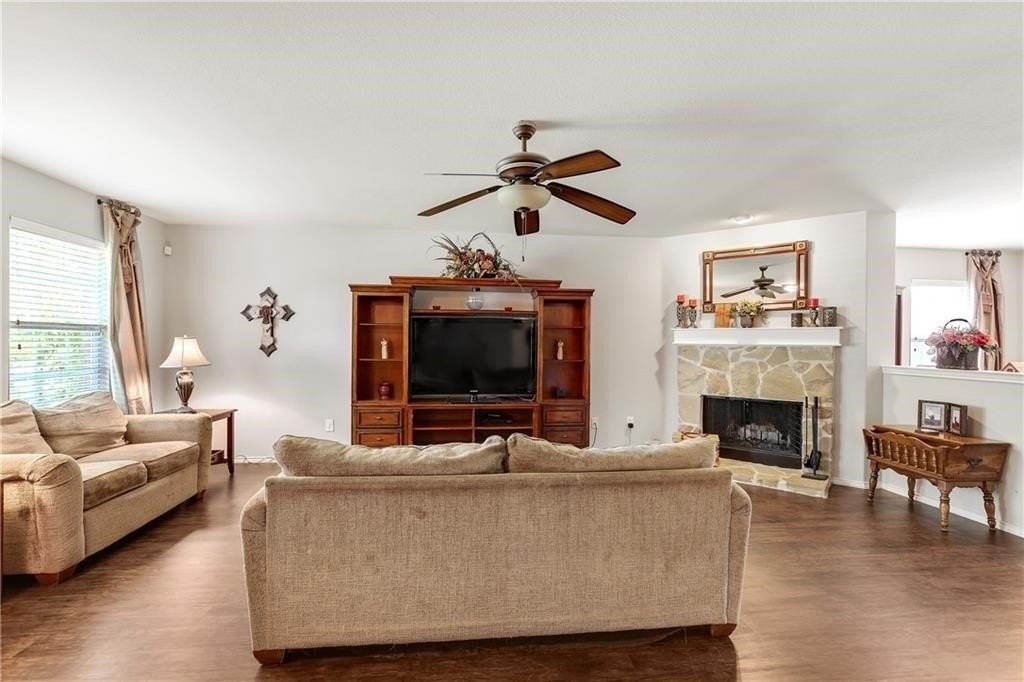 807 Windflower Dr - Photo 5 of 32